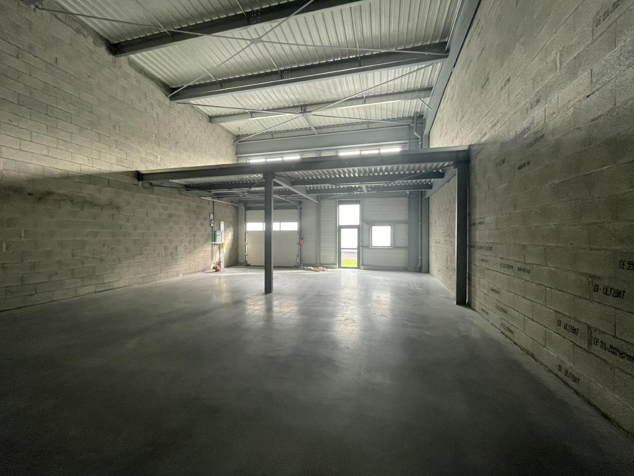 Local d'activité La-Chapelle-sur-Erdre 574m² Vente local d'activité La-Chapelle-sur-Erdre Loire-Atlantique OVACT2201187 2